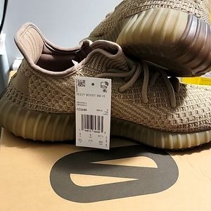 NwT Yeezy Boost 350 Santau